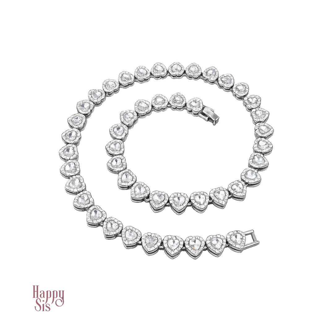 Zilverkleurige Amora Heart tennis Necklace van brass met cubic zirconia, hartvormige tennisketting van 45 cm